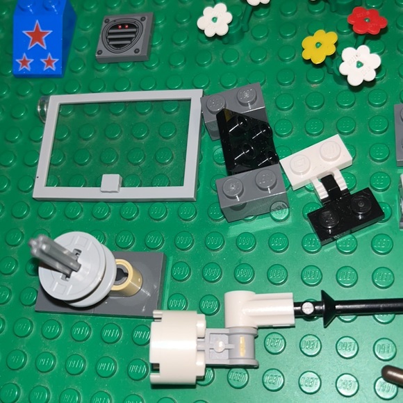 Lego Big Lot of Unique Bricks over 30 items - Picture 7 of 7